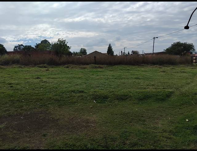 813M² VACANT LAND FOR SALE IN DANNHAUSER